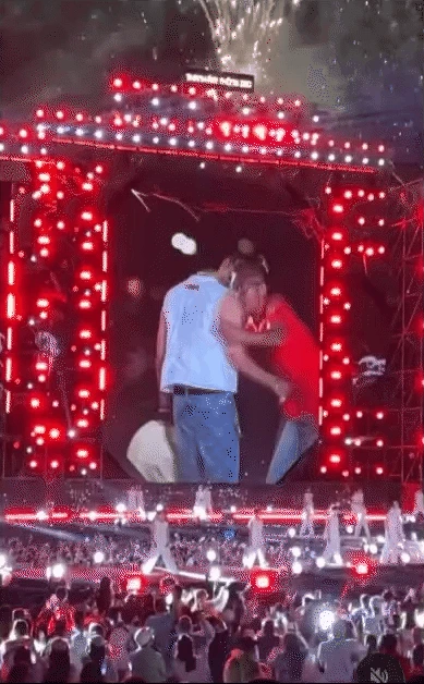 Khoảnh khắc 2 giây gây bức xúc tại sự kiện của Trấn Thành - Hình 3