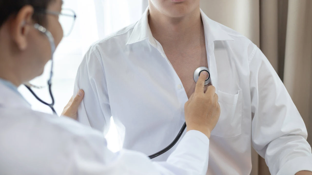 Ai dễ mắc viêm phổi và 5 cách bảo vệ lá phổi - Hình 1