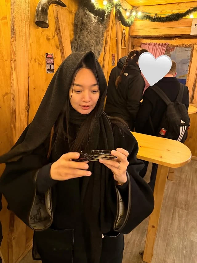 Cách Kim Woo Bin đối xử với cô dâu mới Shin Min Ah - Hình 3