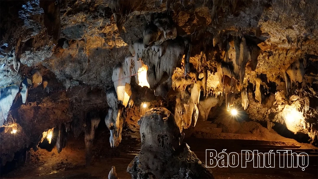 Động Tiên Phi: Viên ngọc quý ẩn mình trên đỉnh Thung Phi - Hình 9