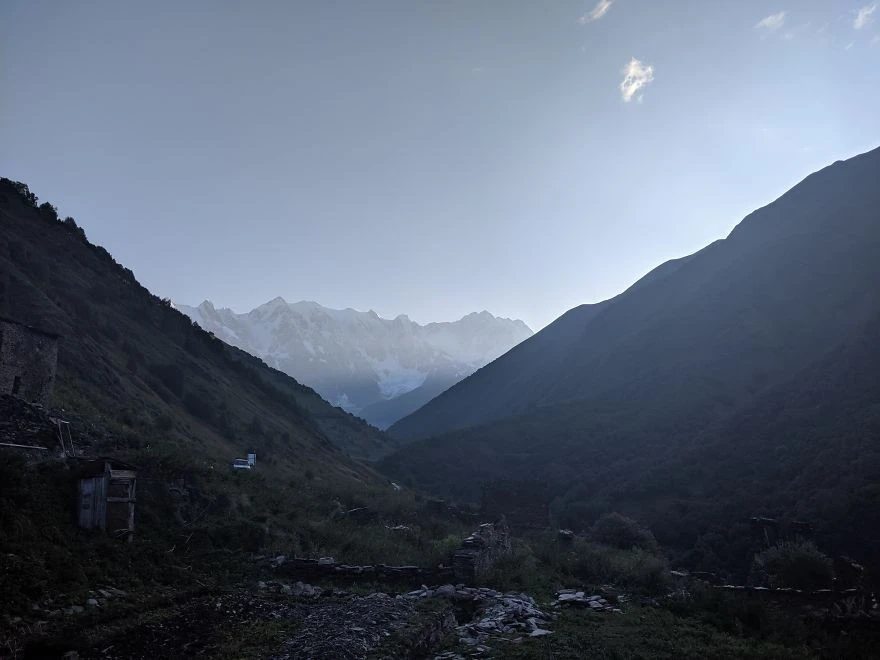 Khám phá những khu định cư có người ở cao nhất Châu Âu - Hình 6