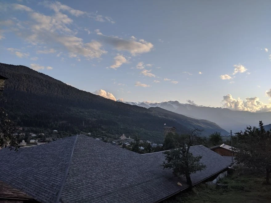 Khám phá những khu định cư có người ở cao nhất Châu Âu - Hình 3