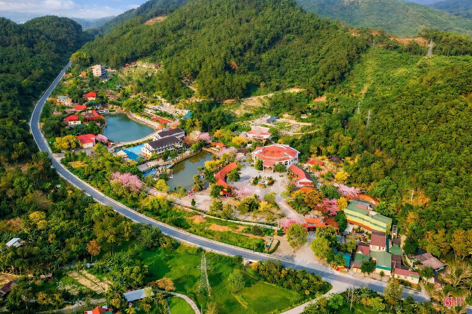 Những điểm du xuân không thể bỏ lỡ ở Hà Tĩnh - Hình 1