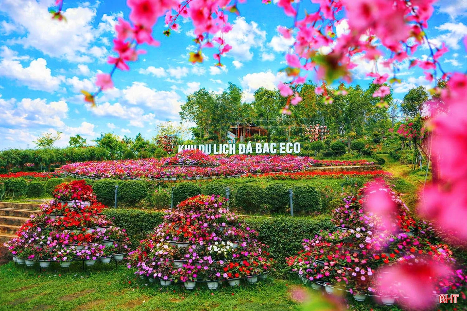 Những điểm du xuân không thể bỏ lỡ ở Hà Tĩnh - Hình 24