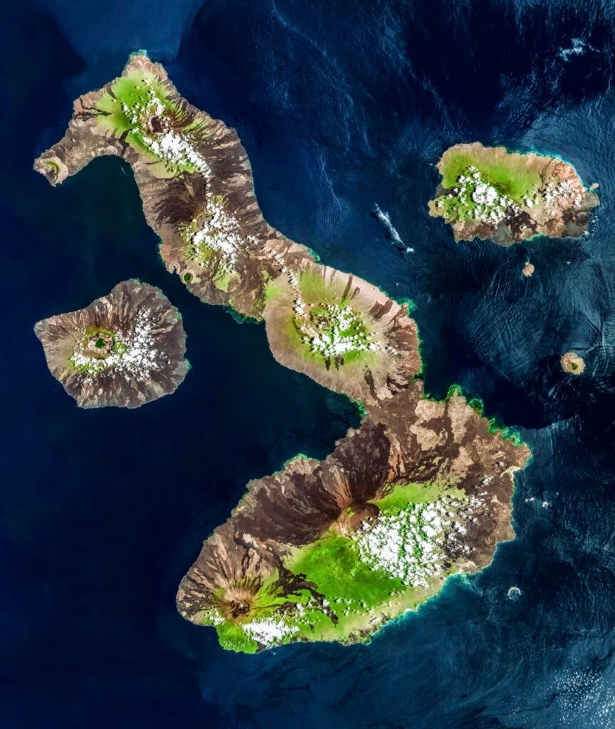 Top hòn đảo có hình dáng độc nhất vô nhị trên thế giới - Hình 4