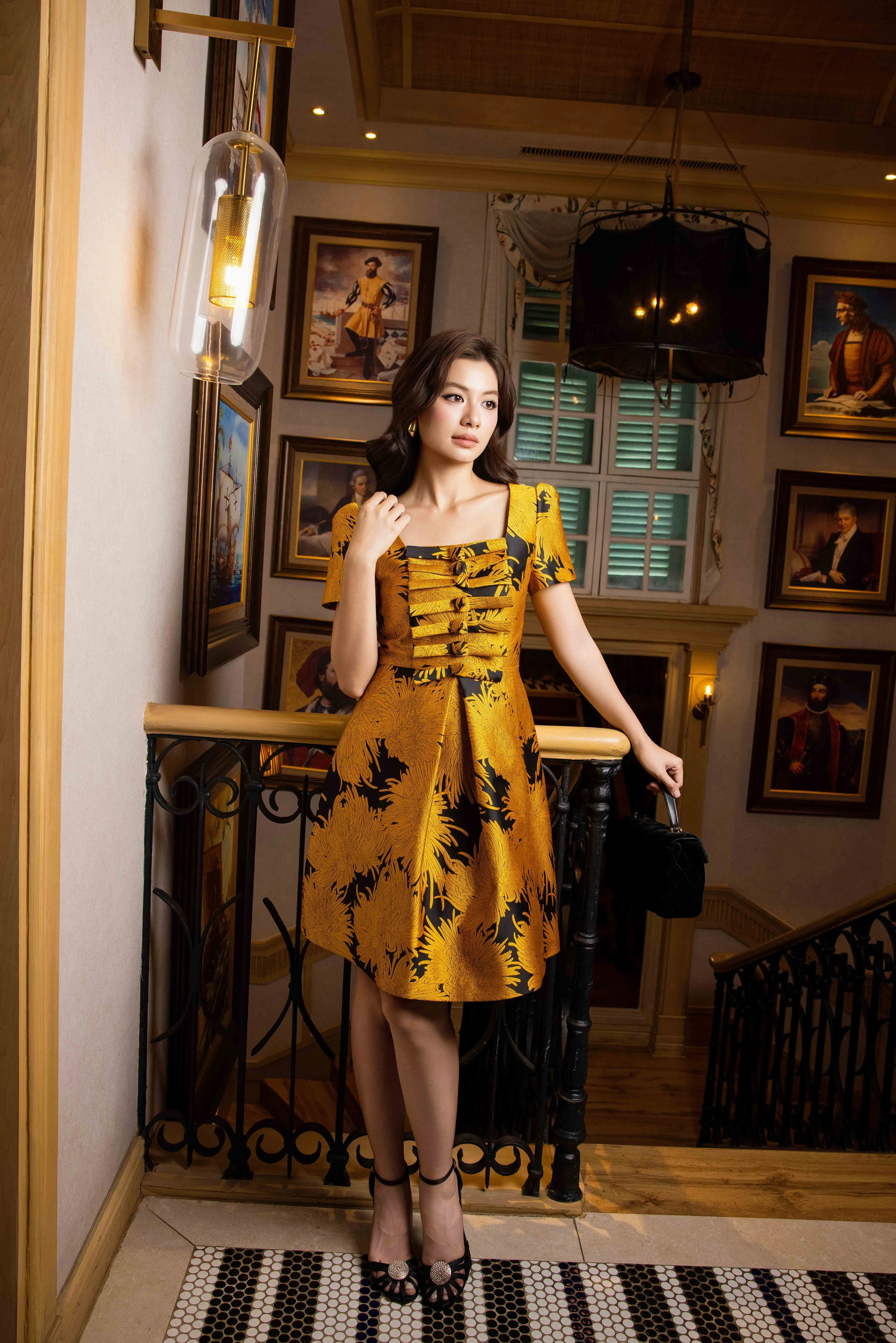 Vải gấm và hành trình trẻ hóa trong những thiết kế đa ứng dụng - Hình 5