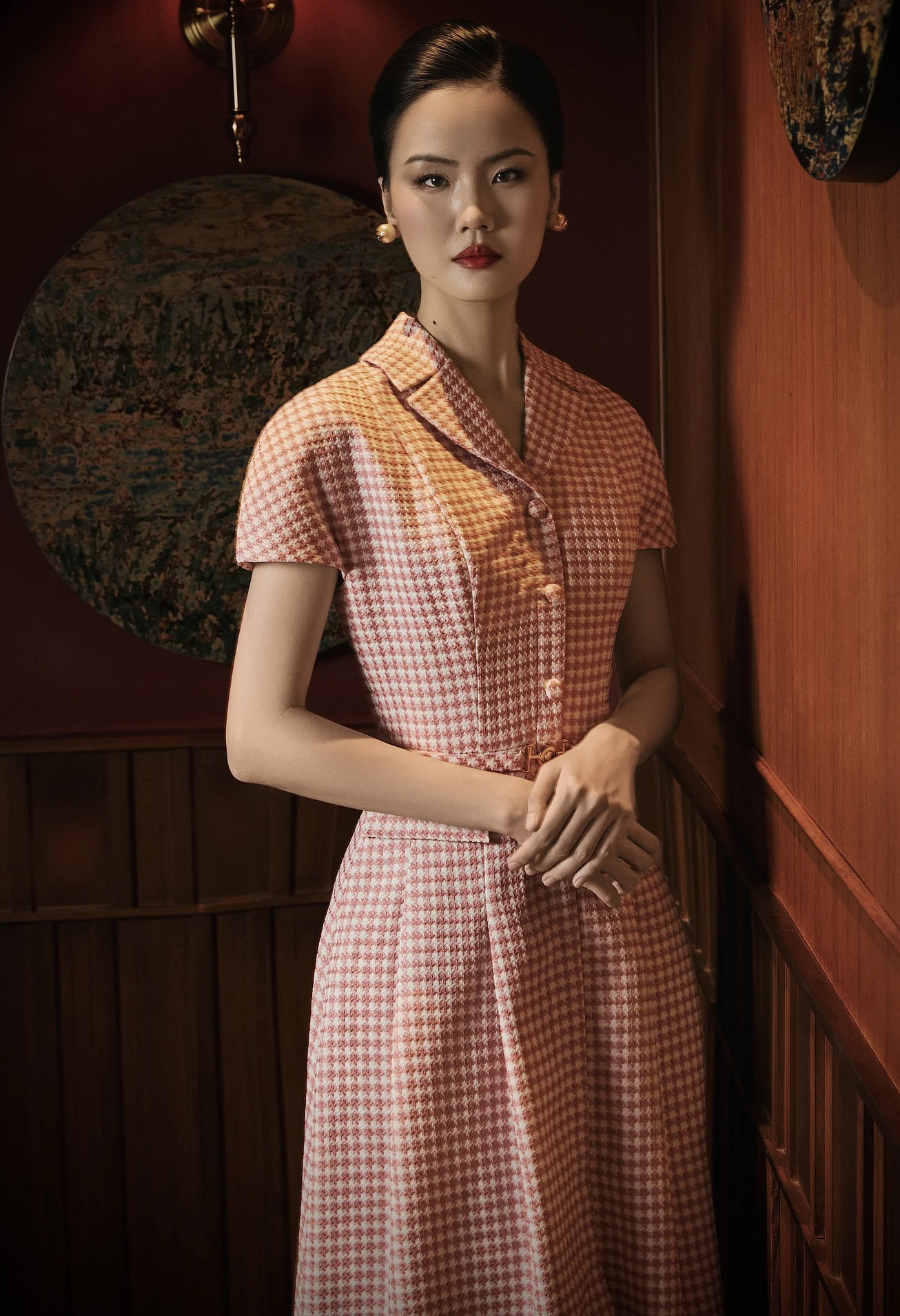 Mùa xuân, nàng xinh đẹp và quý phái trong những chiếc váy cổ điển - Hình 7