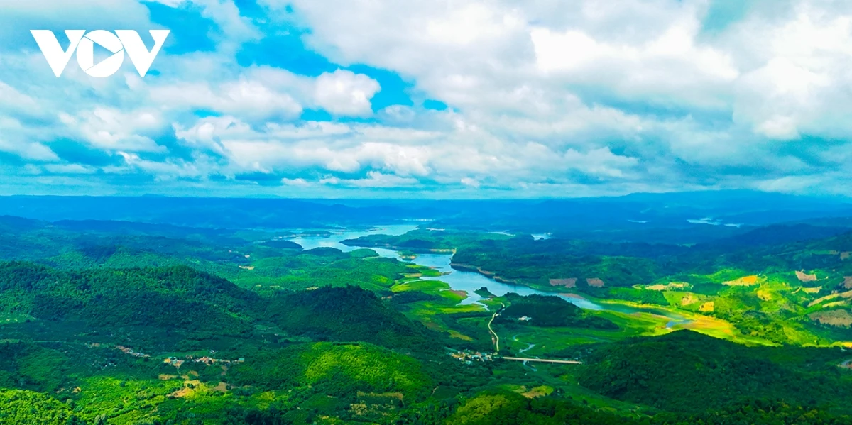 Ngẩn ngơ trước vẻ đẹp của Tà Đùng, điểm đến phải ghé một lần trong đời - Hình 3