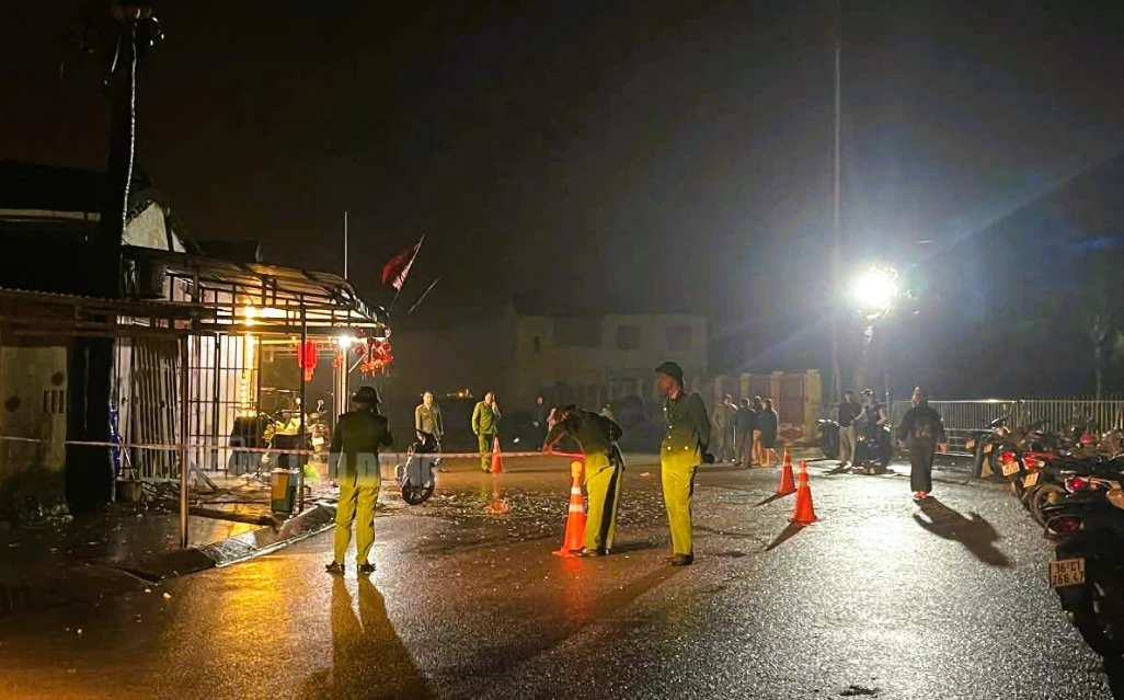 Vụ em rể ném mìn nhà anh vợ khiến 10 người nhập viện: Nghi phạm đã tự giải thoát - Hình 2