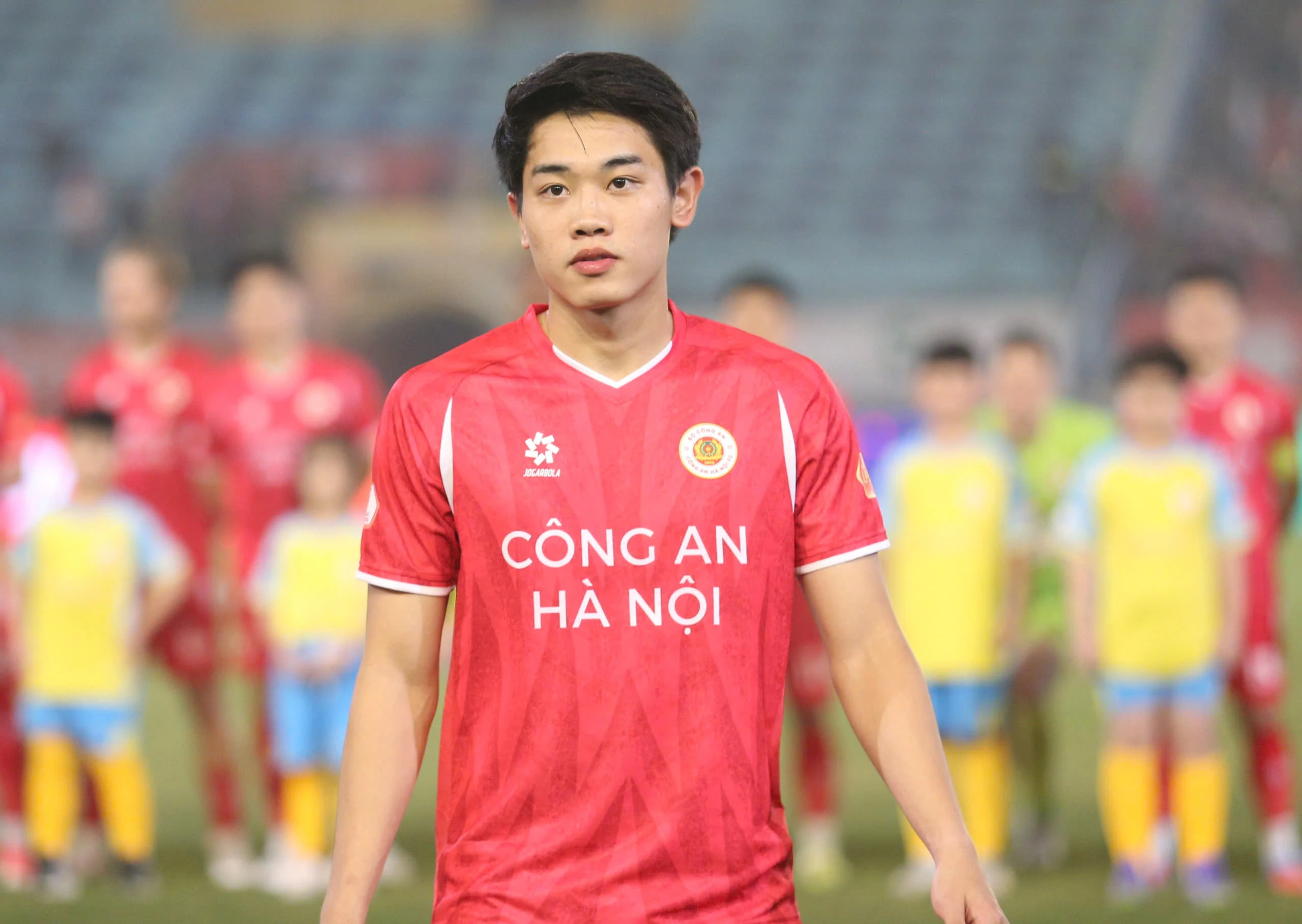 Vinh danh Đình Bắc: Vua phá lưới U23 châu Á chính thức nhận cúp tại Hàng Đẫy trước hàng nghìn khán giả - Hình 4