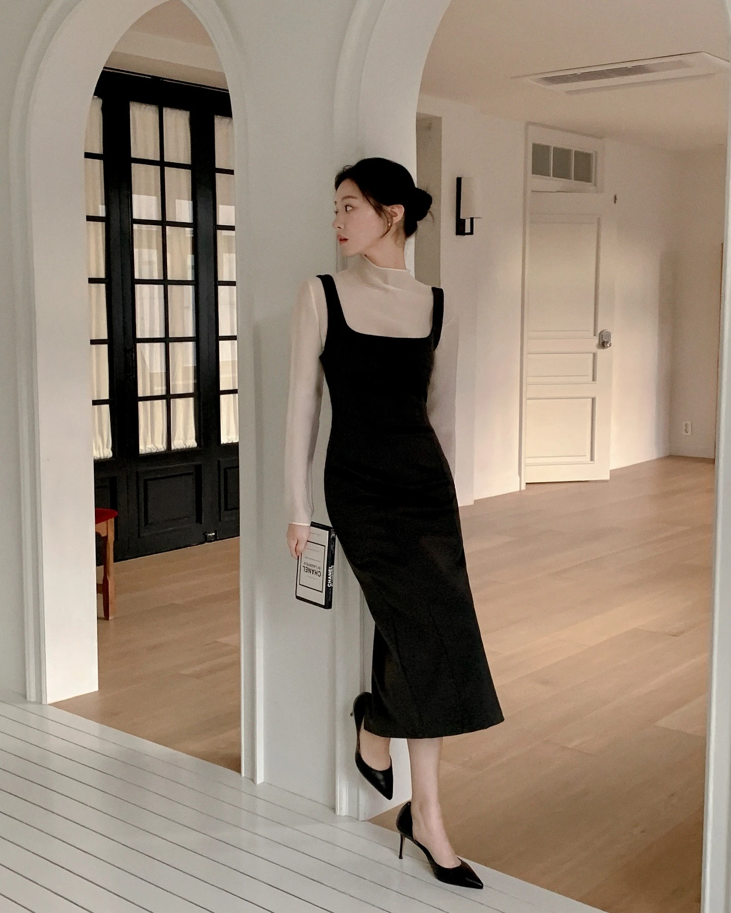 Váy liền có vô số cách mặc nhưng đây là 4 công thức tôn dáng nhất - Hình 2