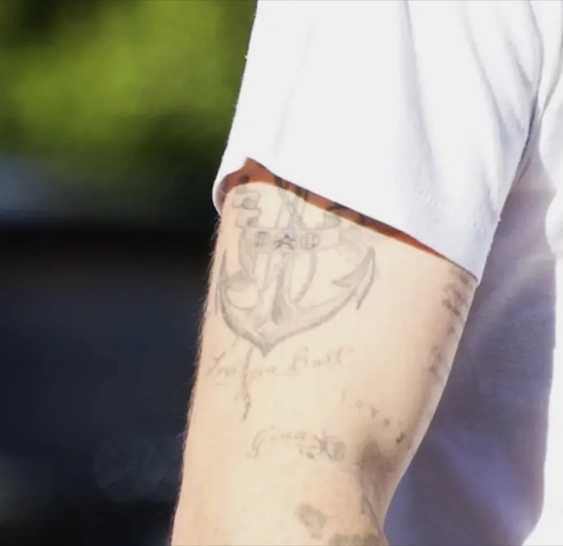 Con trai David Beckham vẫn đeo đồng hồ xa xỉ 280.000 USD bố tặng - Hình 4