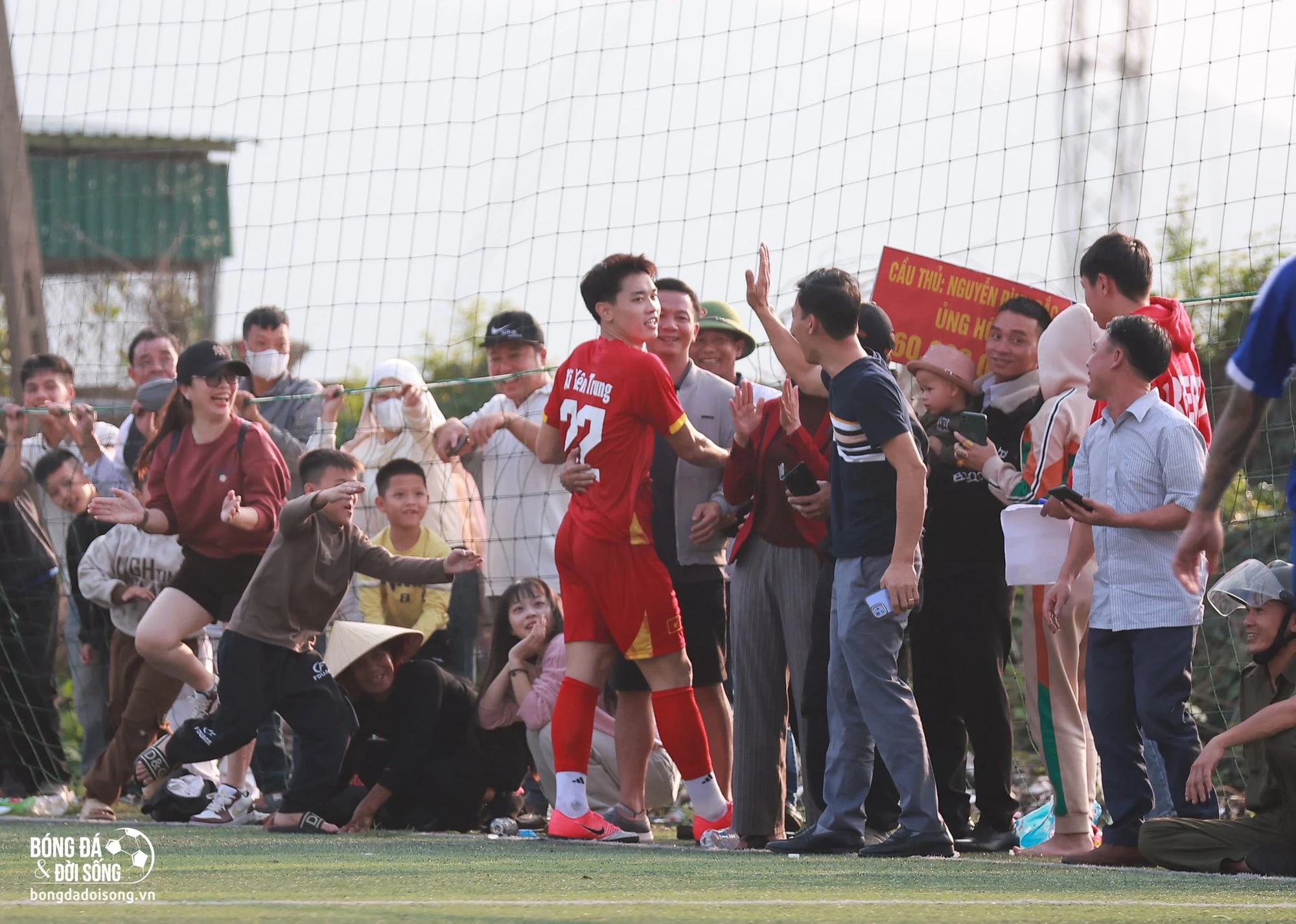 Đình Bắc: Ngôi sao chọn lấm lem bùn đất để được quê hương ôm trọn vào lòng - Hình 1