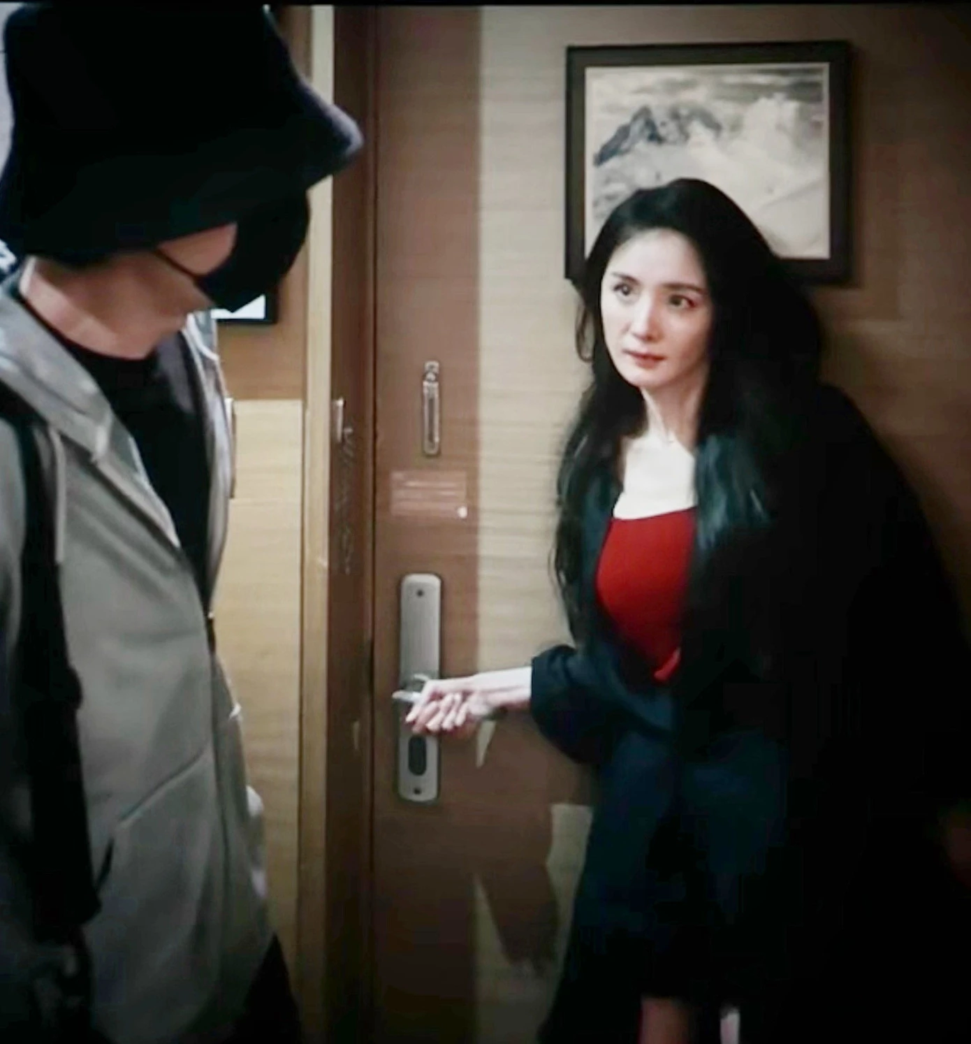 Dương Mịch có nhiều cảnh khoe thân - Hình 3