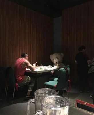 Người cha ngồi ăn cô độc giữa đêm Tết, con gái bật khóc vượt 800km về nhà ngay - Hình 6