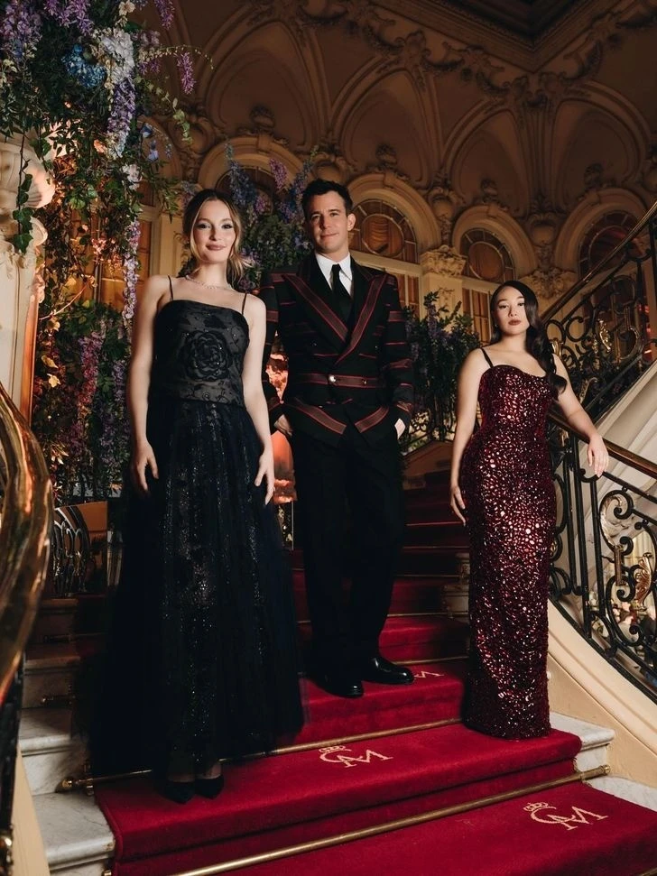 Phim 18 về giới quý tộc nhận chỉ trích - Hình 1