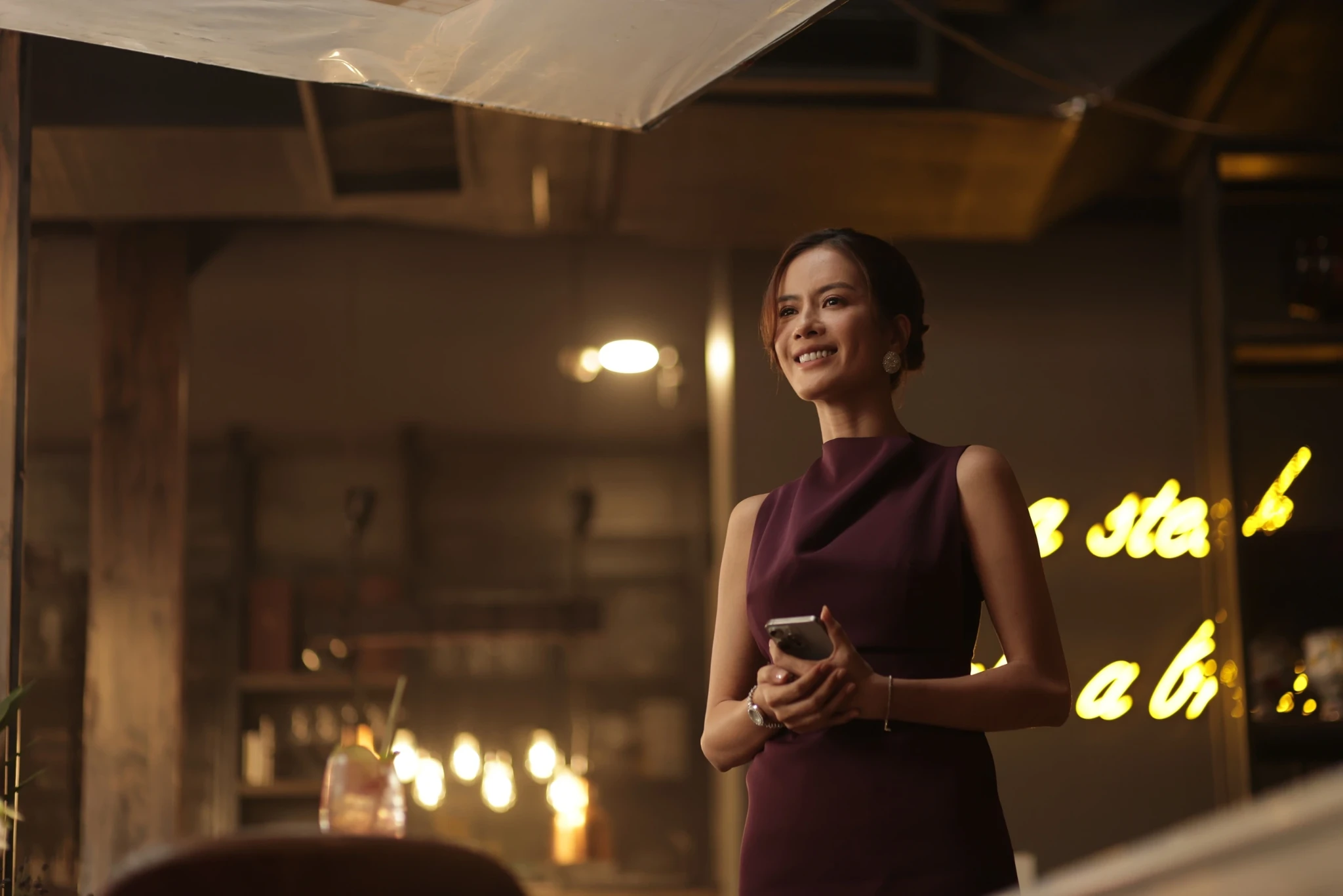 Trấn Thành khoe doanh thu cao kỷ lục sau 5 ngày, vợ Trường Giang lộ thái độ sốc? - Hình 5