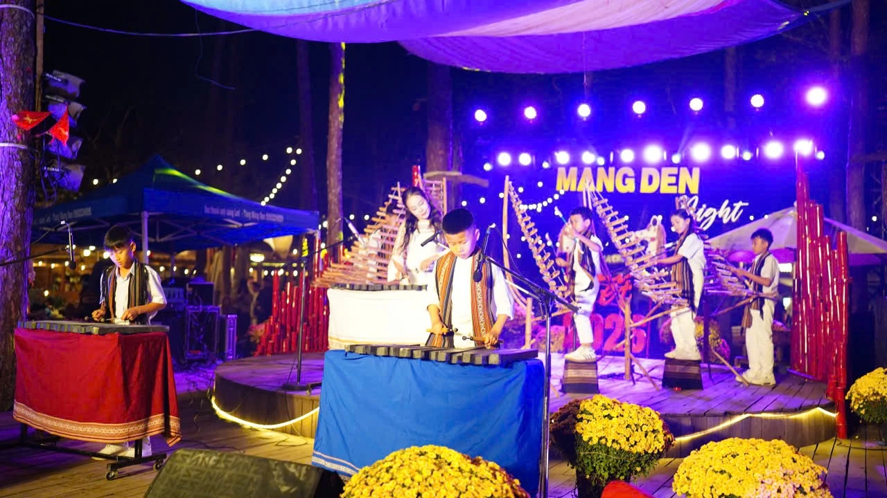 Măng Đen đón hơn 250.000 lượt khách dịp Tết - Hình 6