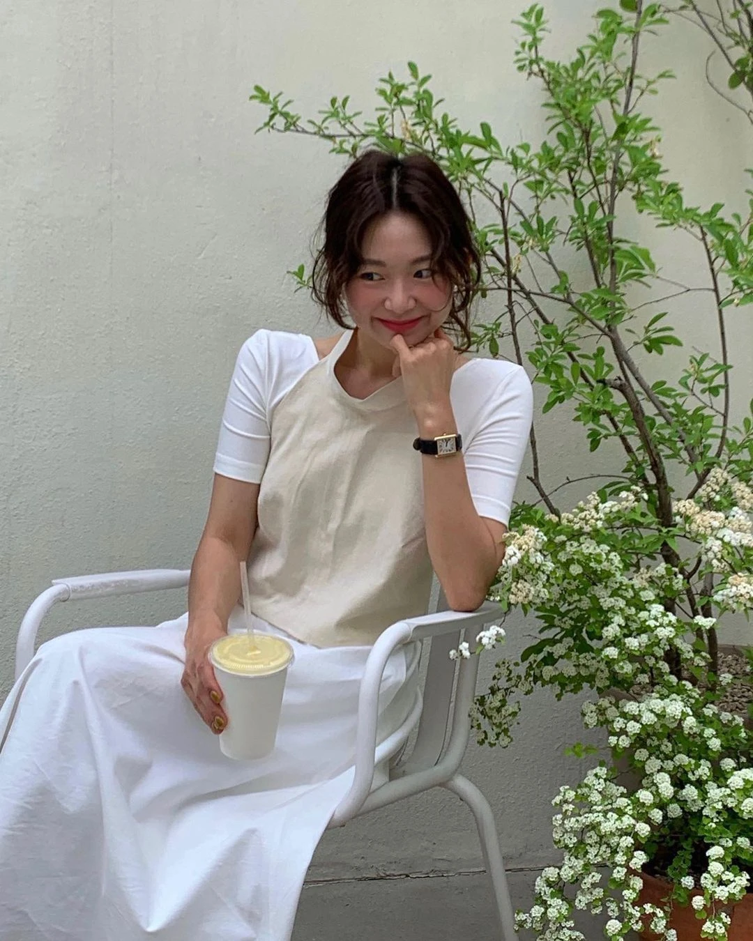 6 năm sống tối giản, tôi gần như ngừng mua sắm bốc đồng: 4 cách giúp tủ đồ gọn lại, ví tiền dày hơn - Hình 2