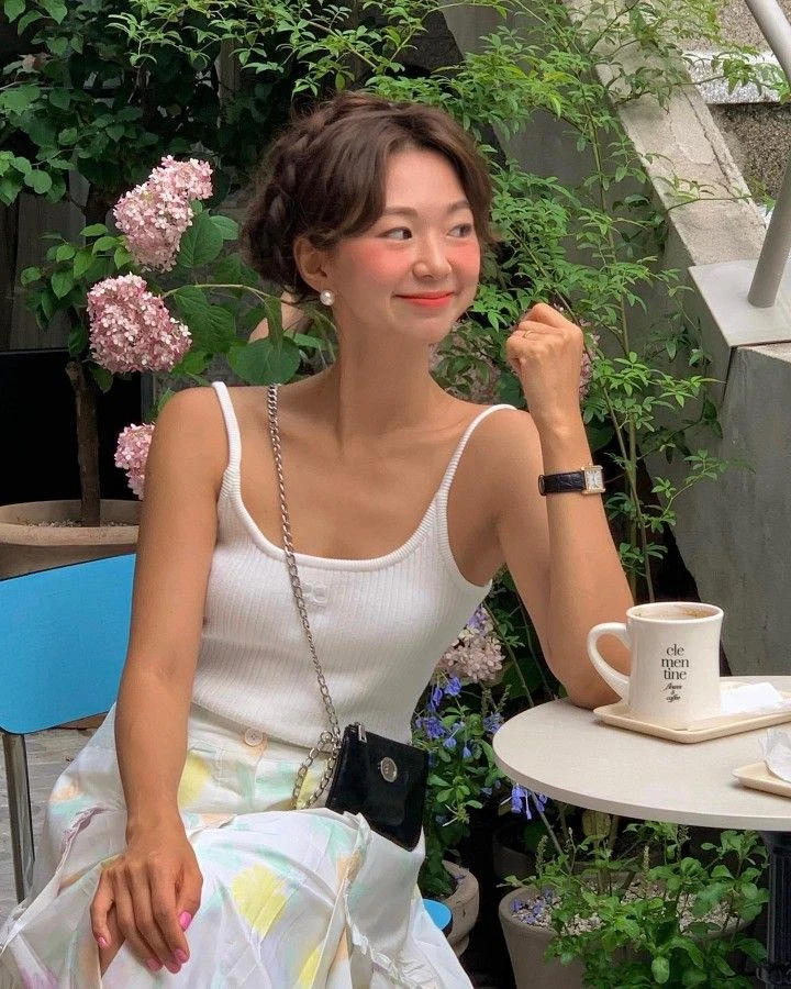 6 năm sống tối giản, tôi gần như ngừng mua sắm bốc đồng: 4 cách giúp tủ đồ gọn lại, ví tiền dày hơn - Hình 3