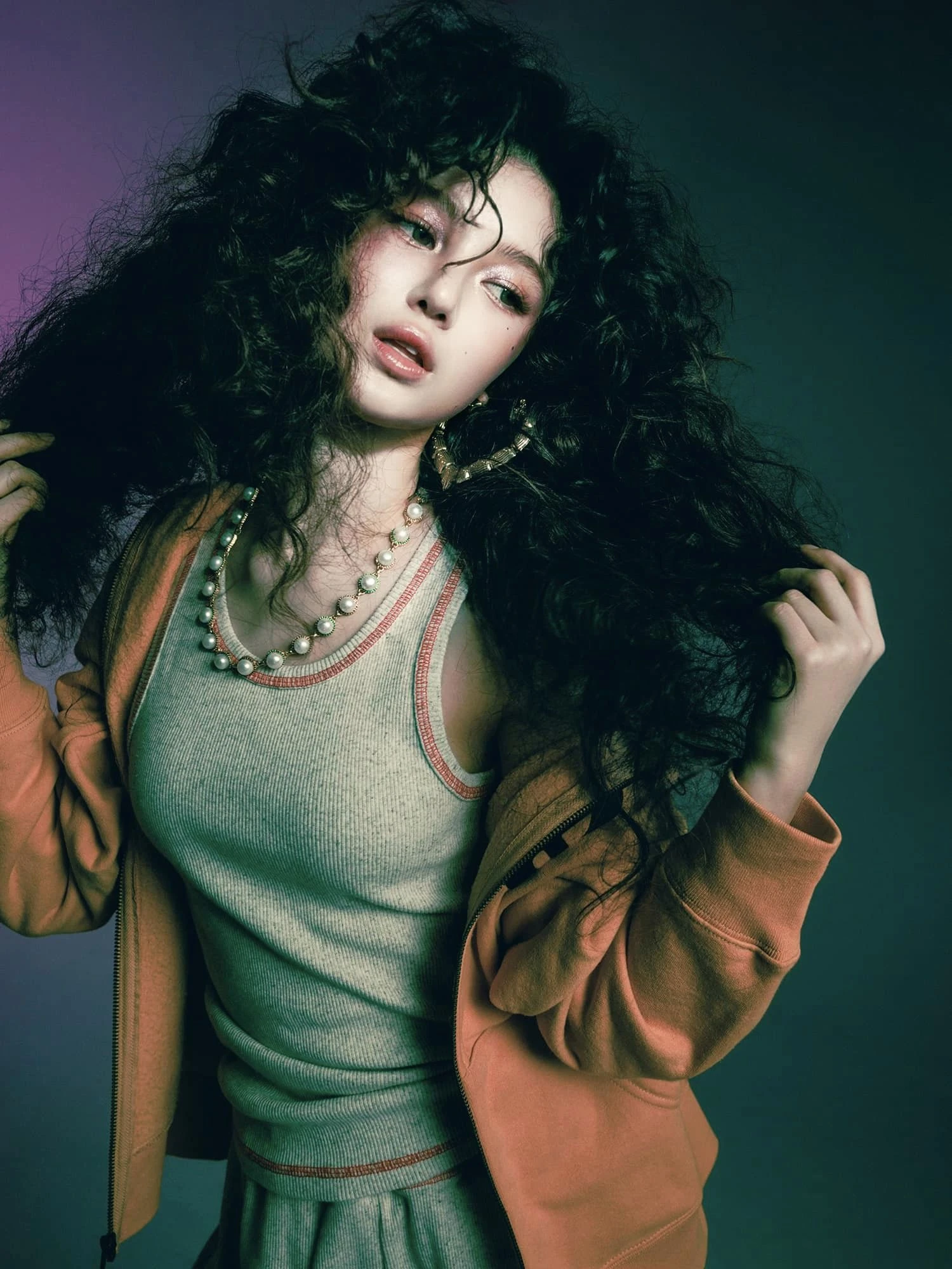 Người phụ nữ làm loạn cả Hàn Quốc bỏ 457 tỷ đồng cứu NewJeans - Hình 7