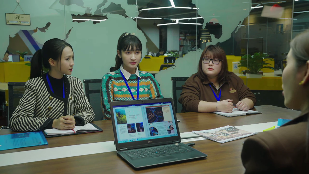 Bước chân vào đời - Tập 3: Cố ý va vào sếp để tìm cơ hội, nữ nhân viên bị bắt bài - Hình 1