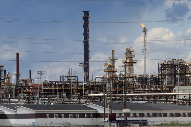 Đức đề xuất bán tàu ngầm cho Canada, đổi lấy khí tự nhiên hóa lỏng - Hình 1