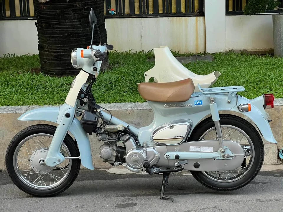 Loạt xe máy 50cc nhập khẩu giá đắt đỏ dành cho con nhà giàu - Hình 3
