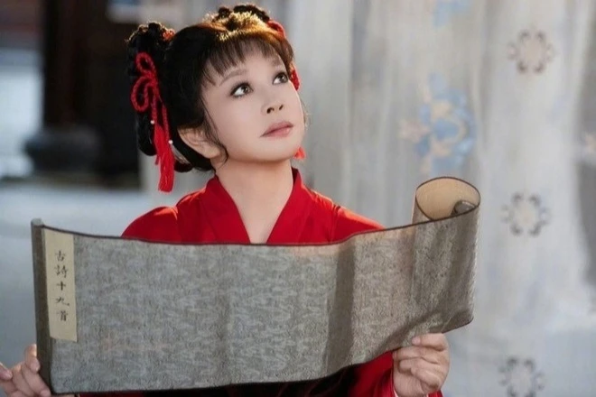 Lưu Hiểu Khánh vào vai thiếu nữ 16 tuổi, khoá môi bạn diễn kém 30 tuổi - Hình 2