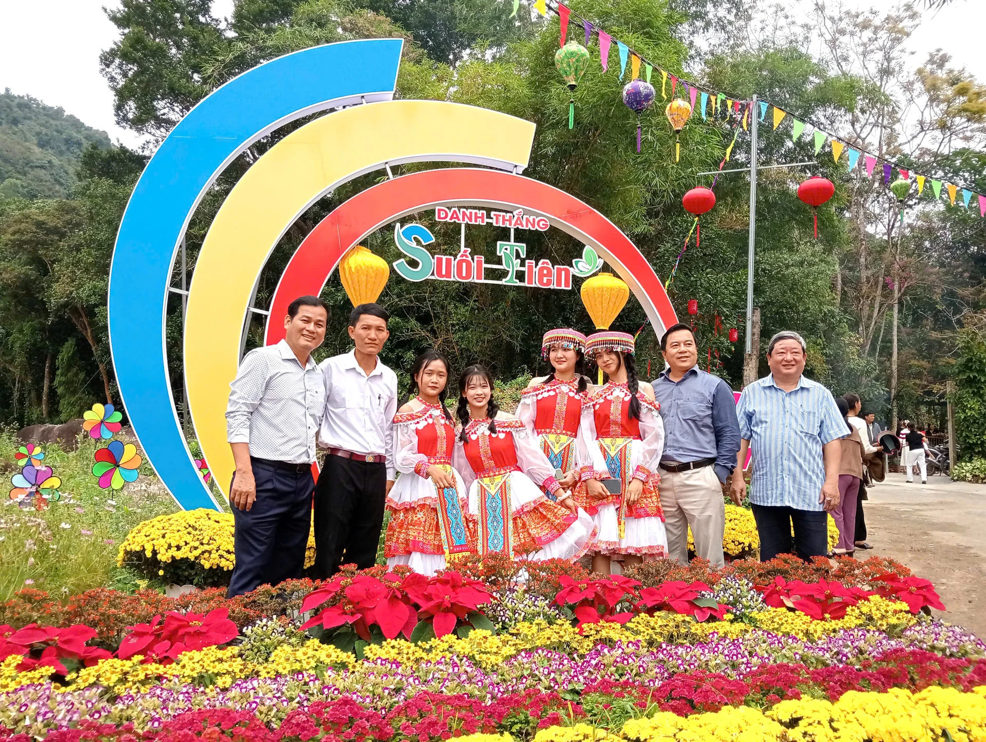 Suối Tiên mời gọi... - Hình 2