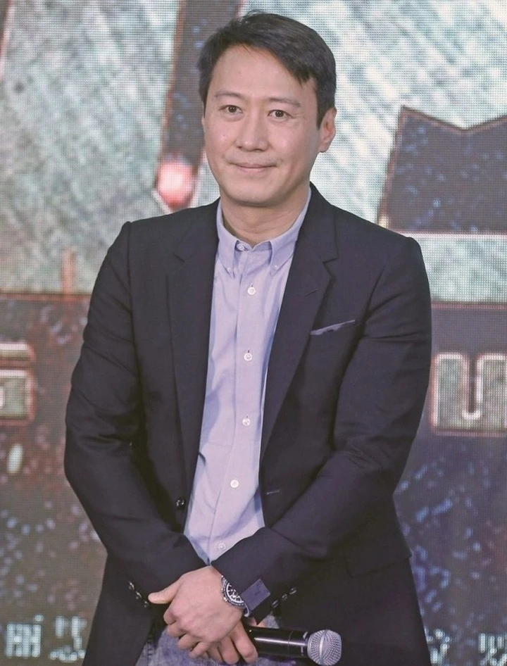 Tài tử từng khiến triệu cô gái si mê, giờ kín tiếng bên vợ kém 20 tuổi - Hình 4