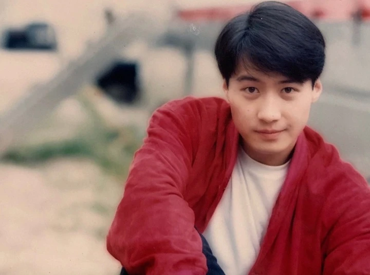 Tài tử từng khiến triệu cô gái si mê, giờ kín tiếng bên vợ kém 20 tuổi - Hình 1