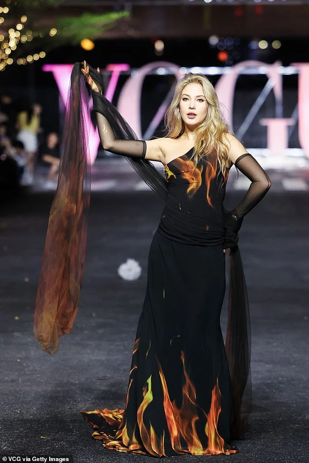 Vừa trở thành VĐV trượt tuyết vĩ đại nhất lịch sử Olympic, Eileen Gu lại càn quét sàn catwalk, đẳng cấp khó ai sánh bằng - Hình 4