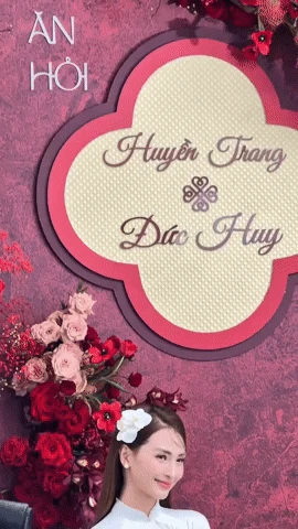 Tuyển thủ Đức Huy và MC Mù Tạt cực tình trong lễ cưới, cô dâu rạng rỡ như hoa giữa dàn phù dâu xinh đẹp - Hình 1