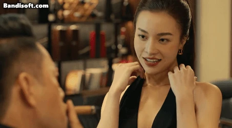 Phim Việt gây sốc vì cảnh 18 thô thiển: Cặp chính lệch nhau 22 tuổi, xem đến đâu nóng mặt đến đó - Hình 2