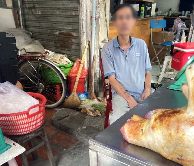 Cảnh tượng lạ phố thịt chó không bao giờ ngủ tại TP HCM, nhận kết đắng cuối năm - Hình 4