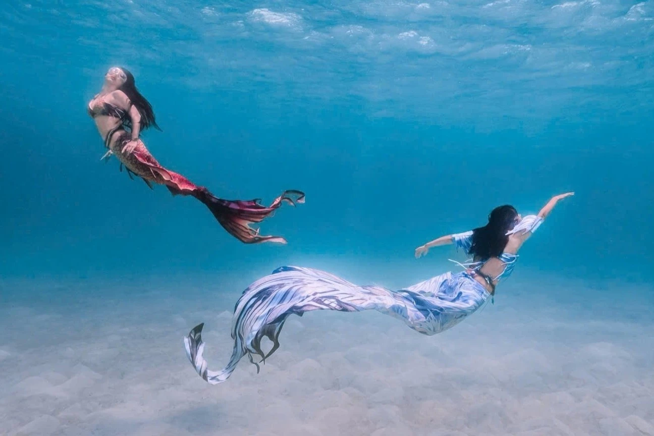 Nàng tiên cá tập gym, tập thở khắc nghiệt cho 25 phút biểu diễn - Hình 1