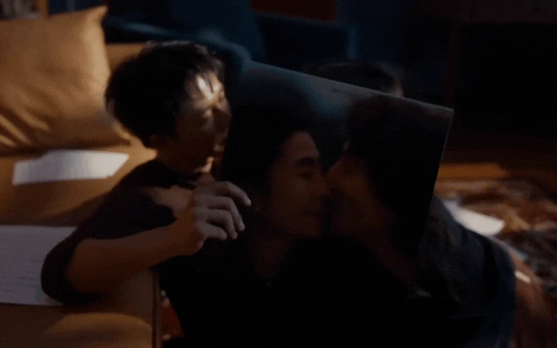 Nhạc sĩ đắt show nhất Việt Nam tình tứ cạnh gái xinh, 1 hành động làm cõi mạng phát sốt - Hình 3