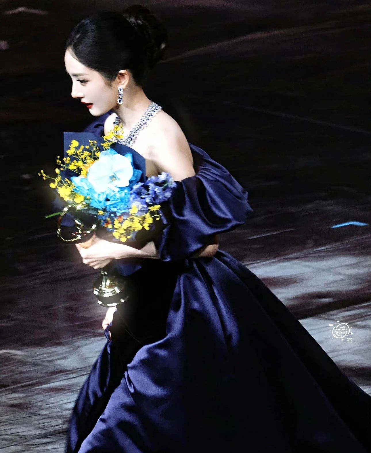 Mỹ nhân đẹp nhất Đêm hội Weibo: Thần thái cao sang như dát vàng lên mặt, đỉnh phát hờn luôn đấy - Hình 6