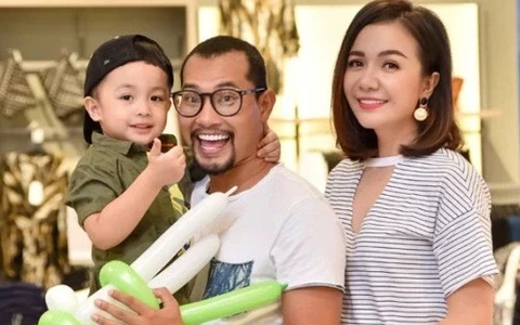 Huỳnh Đông cùng vợ con đột ngột rời Canada về Việt Nam, Vân Trang ẩn ý nói sốc - Hình 6