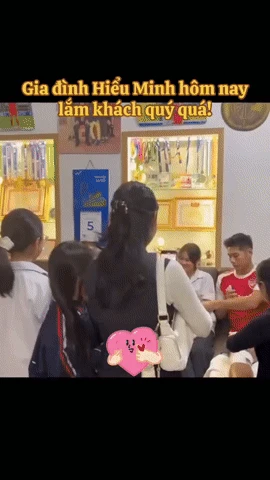 Khung cảnh khó tin tại nhà cầu thủ đáng thương nhất U23 Việt Nam - Hình 1