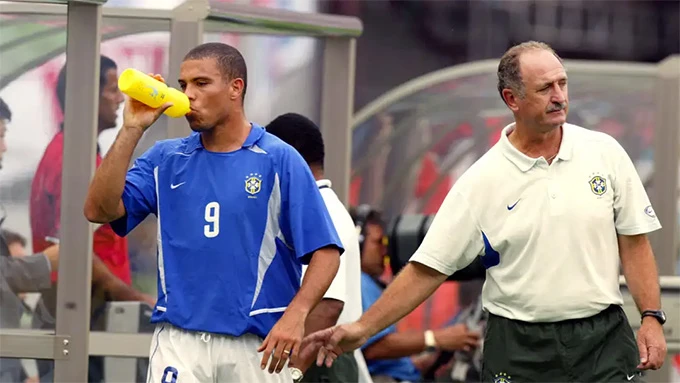 Kiểu tóc móng lừa, cú đánh lạc hướng thiên tài của Ronaldo - Hình 3