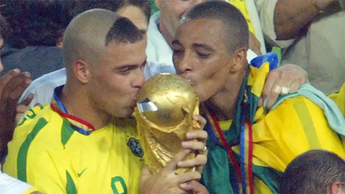 Kiểu tóc móng lừa, cú đánh lạc hướng thiên tài của Ronaldo - Hình 5