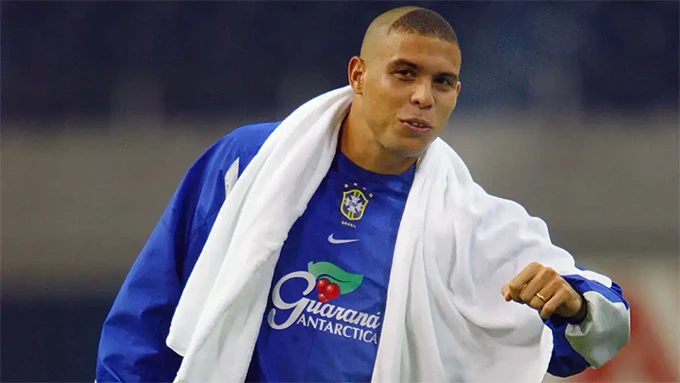 Kiểu tóc móng lừa, cú đánh lạc hướng thiên tài của Ronaldo - Hình 4