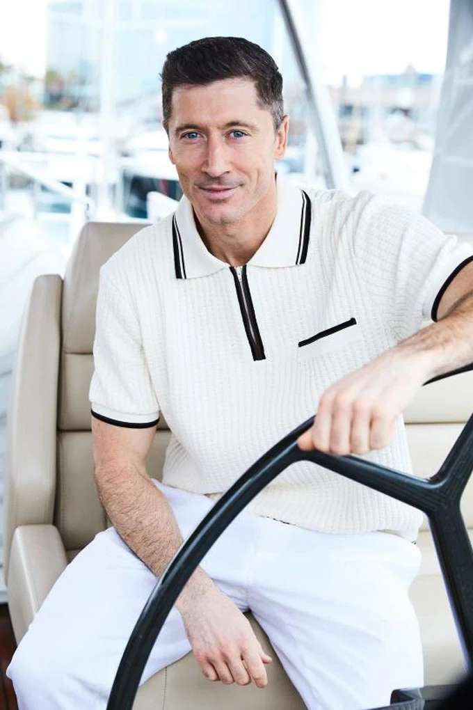 Lewandowski tậu du thuyền hai thân - Hình 1