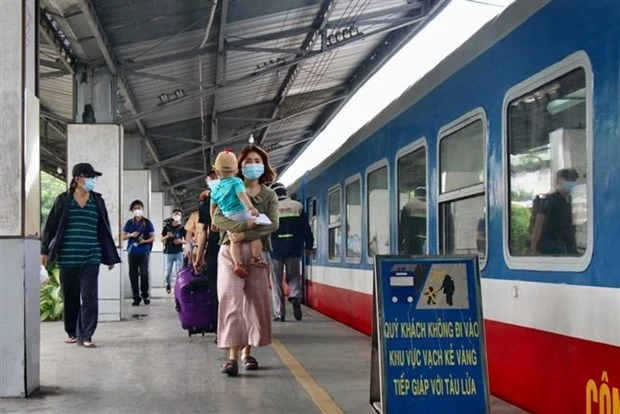 Sắp Tết, cảnh giác với bệnh sởi bùng phát ở trẻ em - Hình 2