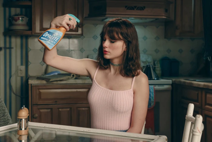 Taylor Swift đá xoáy người yêu cũ của mình và Travis Kelce trong MV mới: Rác thì mãi là rác? - Hình 4