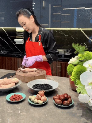 Phương Oanh trở lại, đoạn clip mới nhất để lộ điểm đáng lo - Hình 1