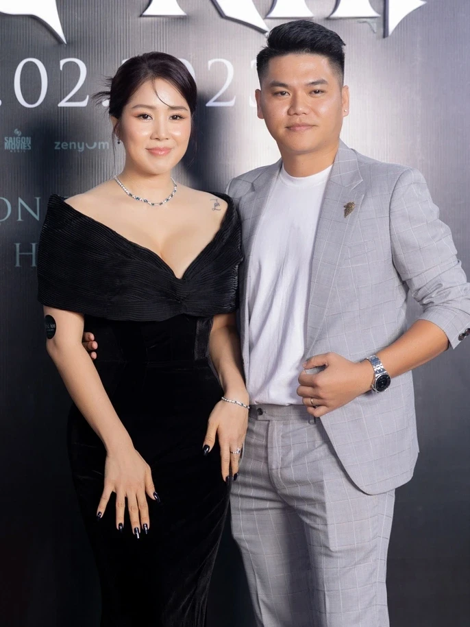 Lê Phương lộ ảnh thân mật trai lạ, liên tục đi quá giới hạn, chồng thái độ căng? - Hình 7