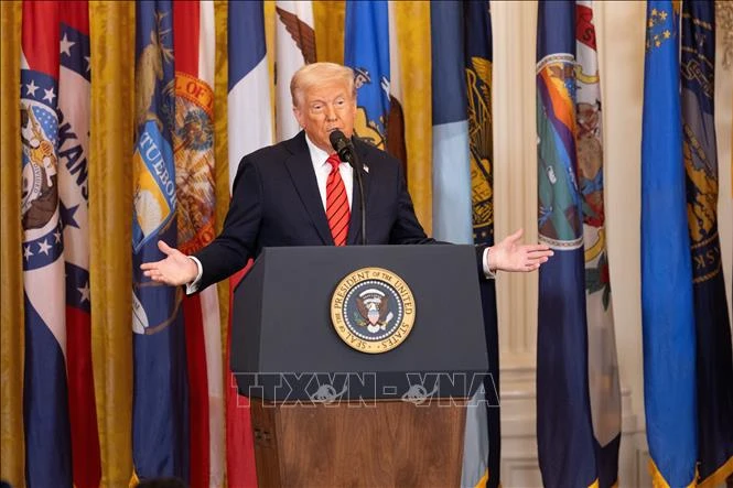 Quân đội Iran ra tuyên bố cứng rắn sau khi Tổng thống Mỹ Donald Trump muốn kiểm soát Eo biển Hormuz - Hình 2